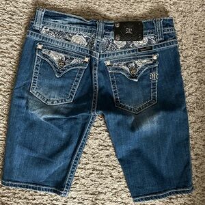 Miss me Bermuda shorts 31”